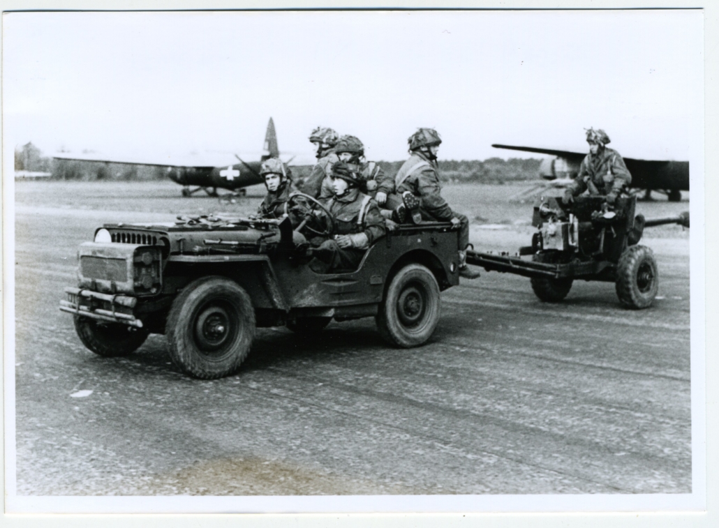 IWM H37698 Exercise jeep-6pdr (002)